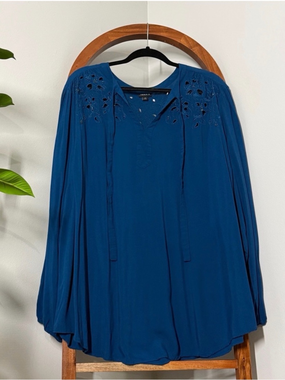 Torrid 4X Challis Beaded Long Sleeve Blouse Top in Poseidon Blue